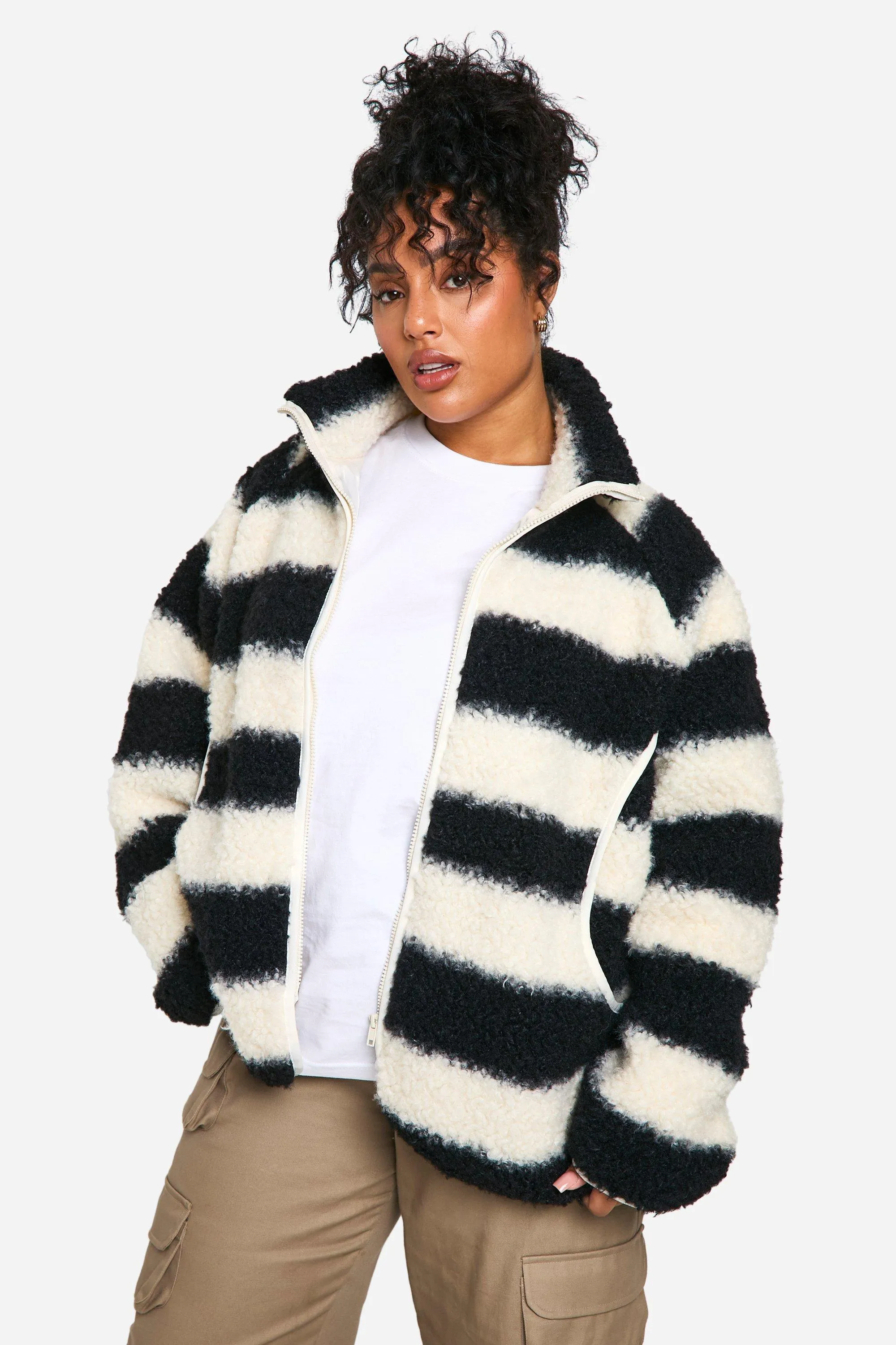 Plus gestreifte Oversize Teddy-Jacke mit Reißverschluss